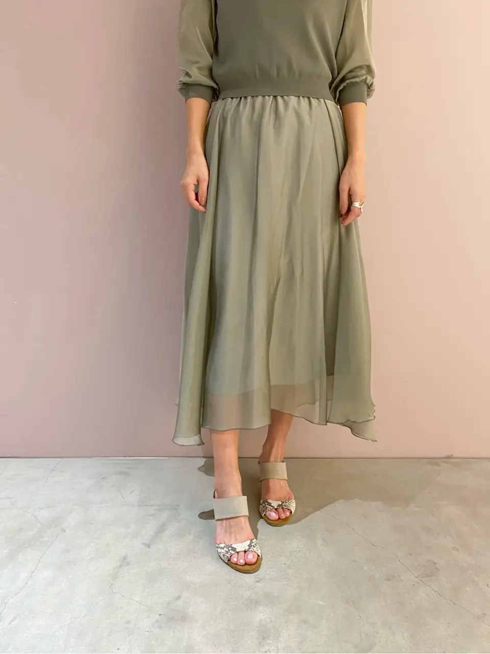 ORIGINATED IN GRACE CONTINENTAL yukimi yonee コーディネート画像