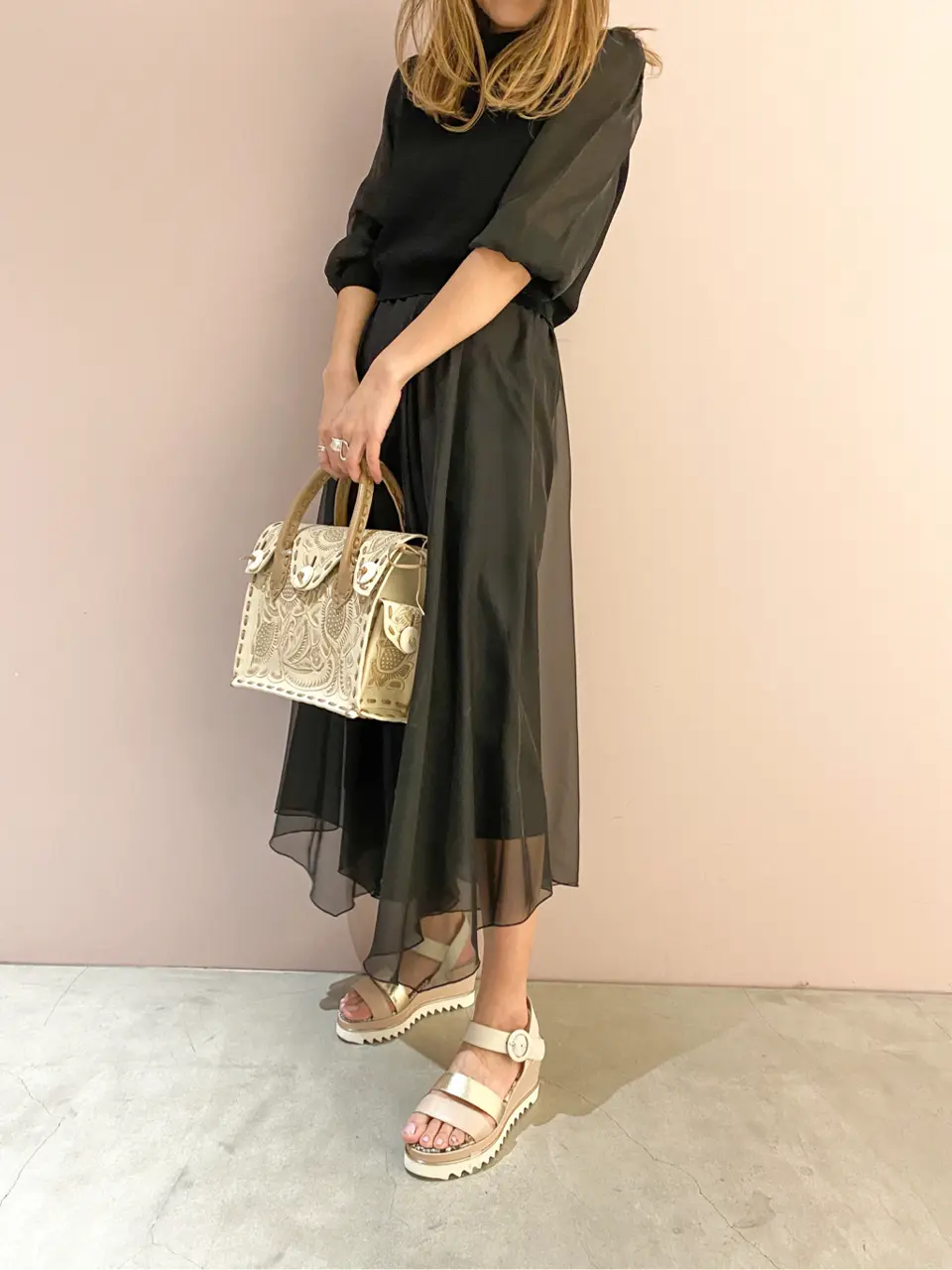 ORIGINATED IN GRACE CONTINENTAL yukimi yonee コーディネート画像