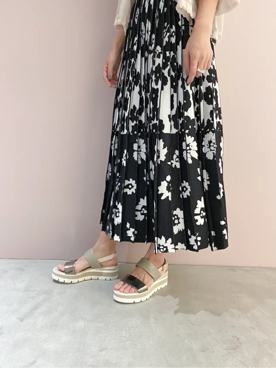 ORIGINATED IN GRACE CONTINENTAL yukimi yonee コーディネート画像