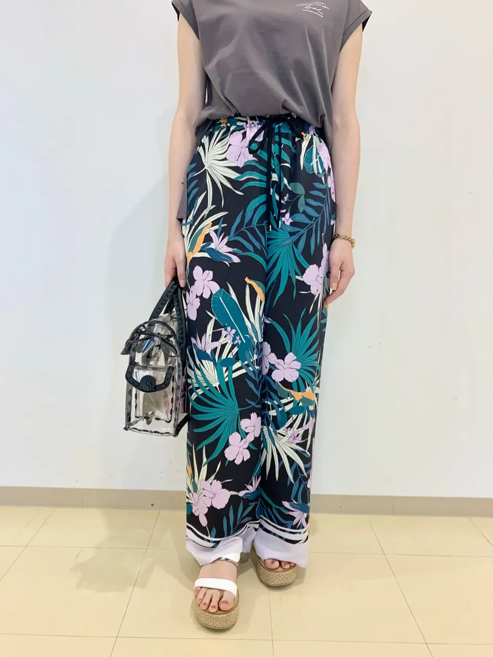 ORIGINATED IN GRACE CONTINENTAL eri コーディネート画像