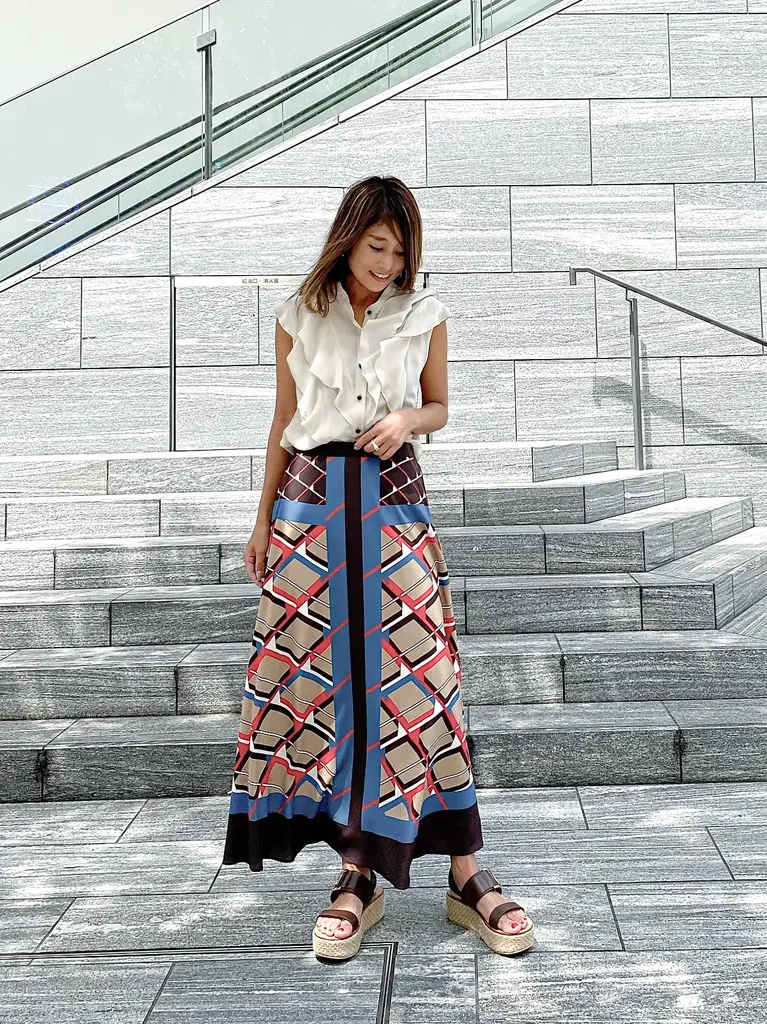 ORIGINATED IN GRACE CONTINENTAL yukimi yonee コーディネート画像