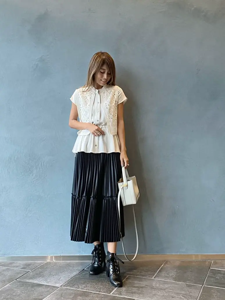 ORIGINATED IN GRACE CONTINENTAL yukimi yonee コーディネート画像