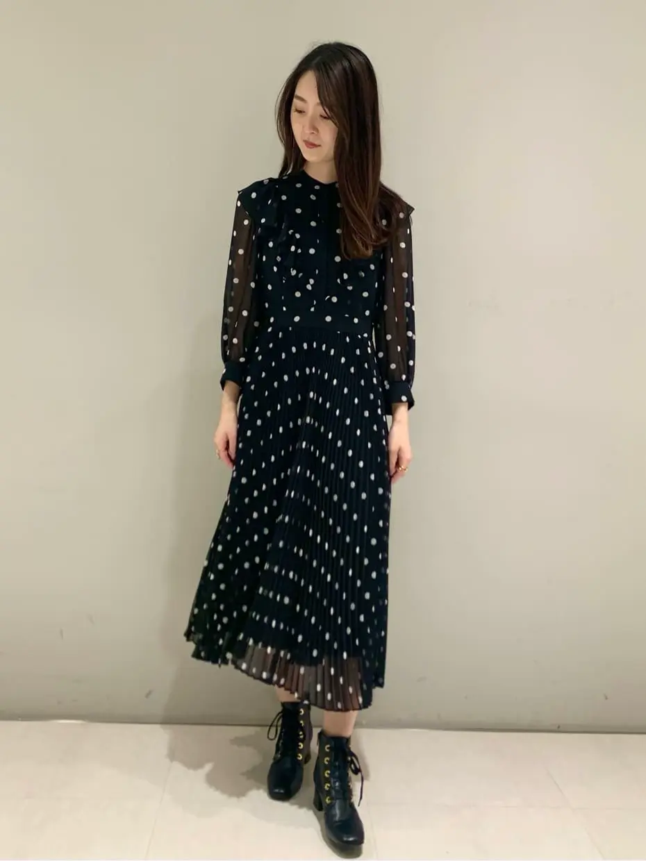 ORIGINATED IN GRACE CONTINENTAL saki コーディネート画像