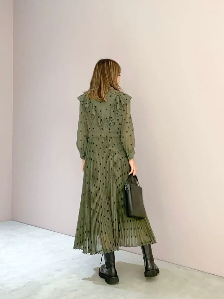 ORIGINATED IN GRACE CONTINENTAL yukimi yonee コーディネート画像