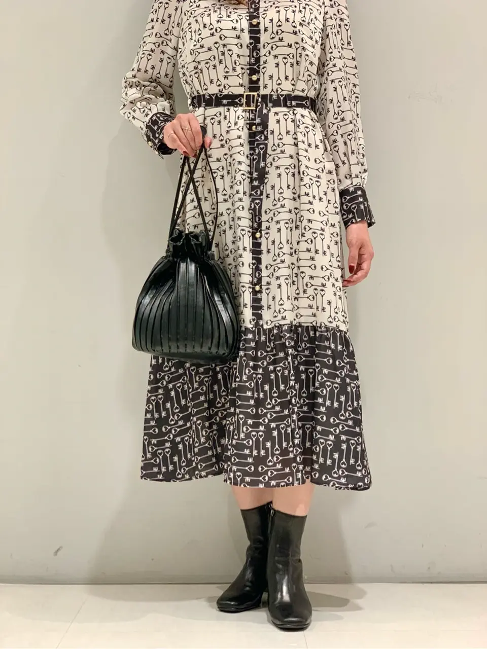 ORIGINATED IN GRACE CONTINENTAL 小笠原　春菜 コーディネート画像