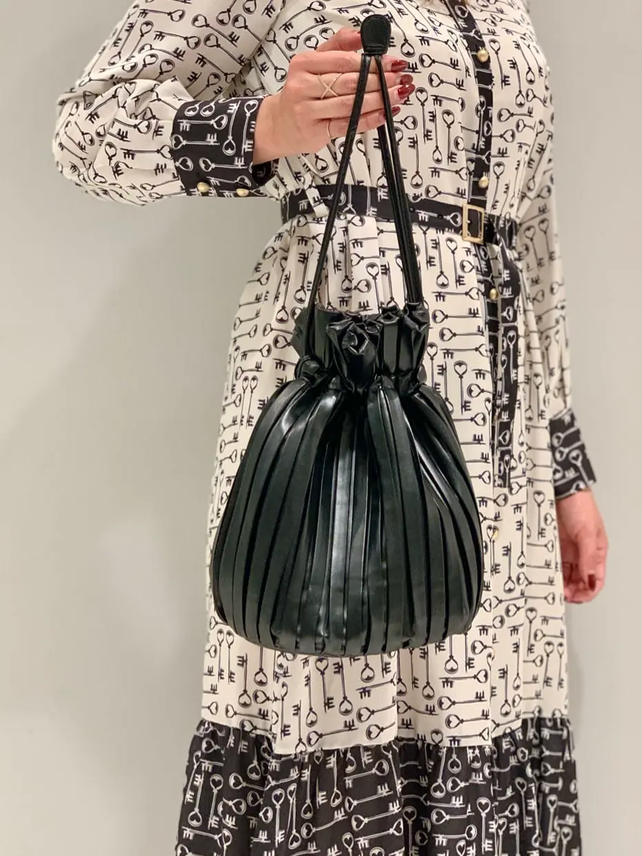 ORIGINATED IN GRACE CONTINENTAL 小笠原　春菜 コーディネート画像