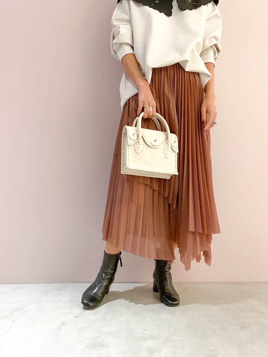 ORIGINATED IN GRACE CONTINENTAL yukimi yonee コーディネート画像