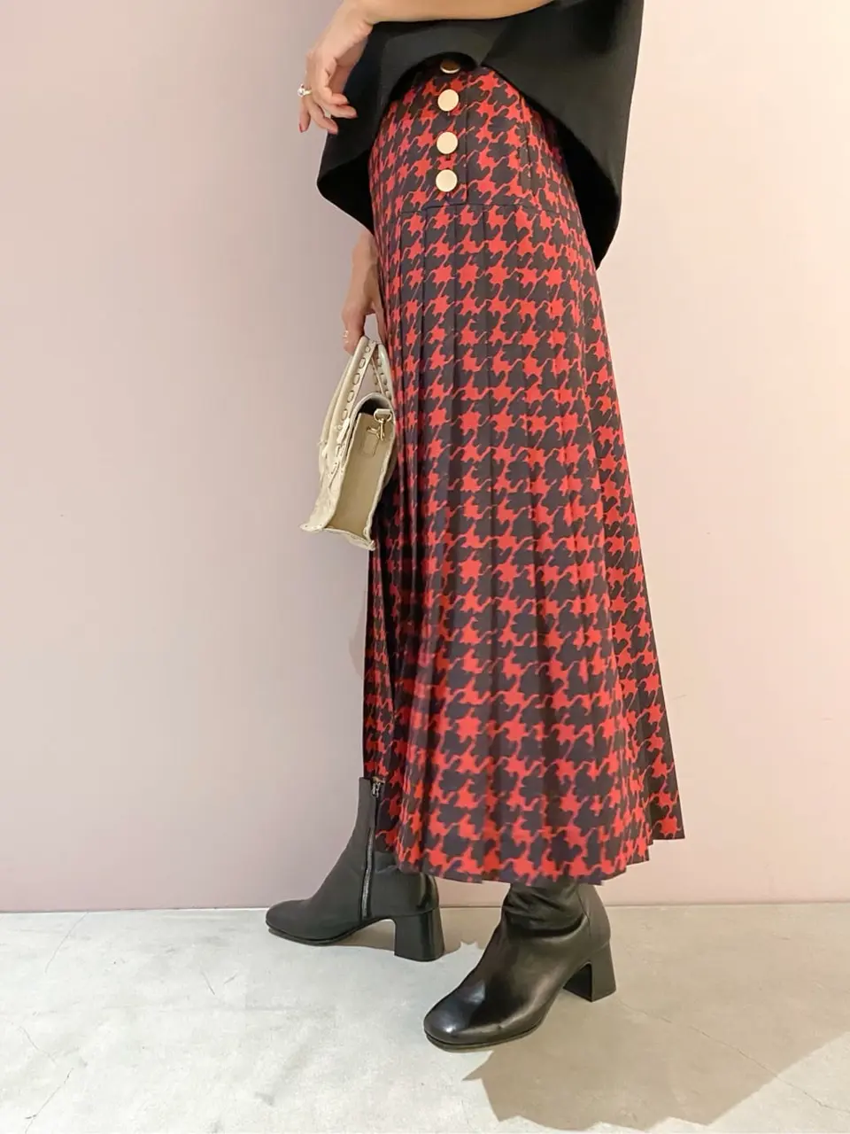 ORIGINATED IN GRACE CONTINENTAL yukimi yonee コーディネート画像