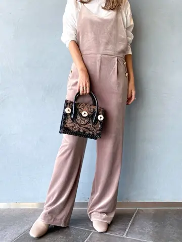 ORIGINATED IN GRACE CONTINENTAL yukimi yonee コーディネート画像