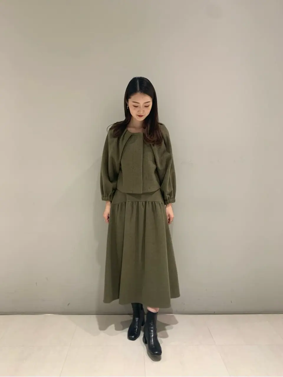  saki コーディネート画像