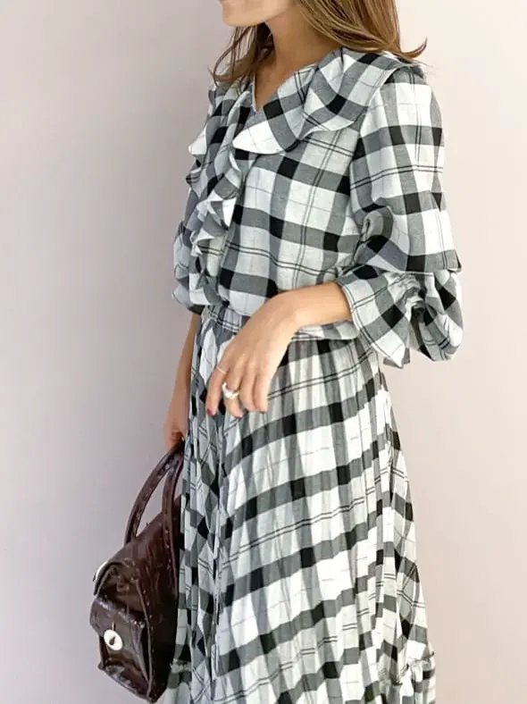 ORIGINATED IN GRACE CONTINENTAL yukimi yonee コーディネート画像