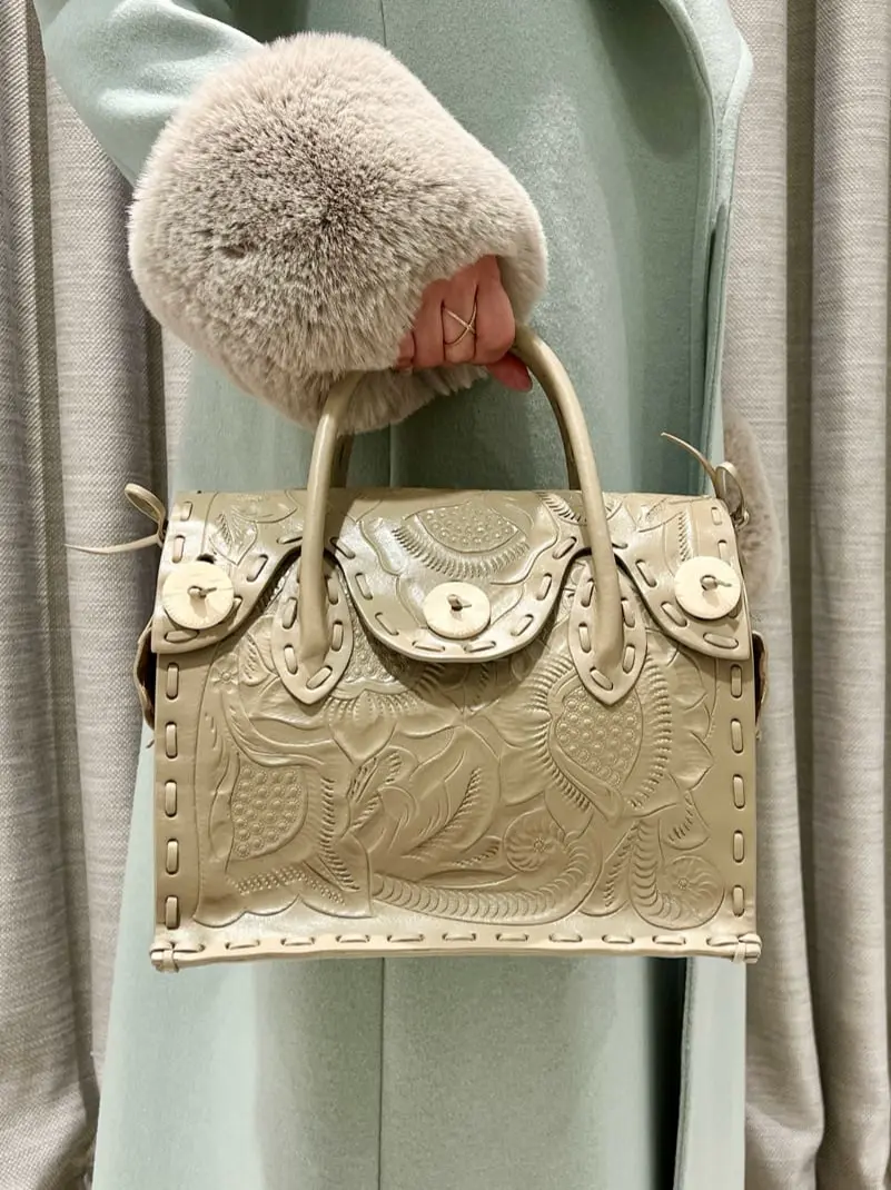 ORIGINATED IN GRACE CONTINENTAL 小笠原　春菜 コーディネート画像