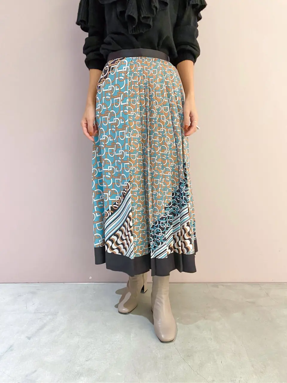 ORIGINATED IN GRACE CONTINENTAL yukimi yonee コーディネート画像