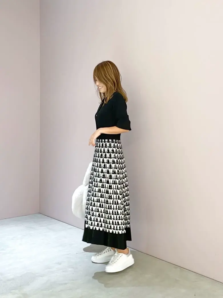 ORIGINATED IN GRACE CONTINENTAL yukimi yonee コーディネート画像