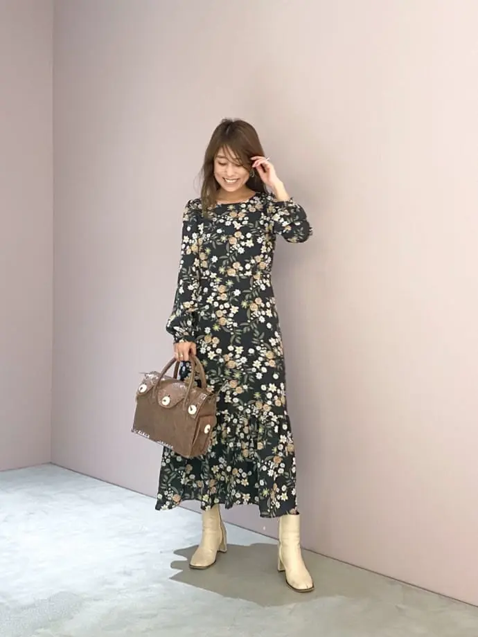 ORIGINATED IN GRACE CONTINENTAL yukimi yonee コーディネート画像