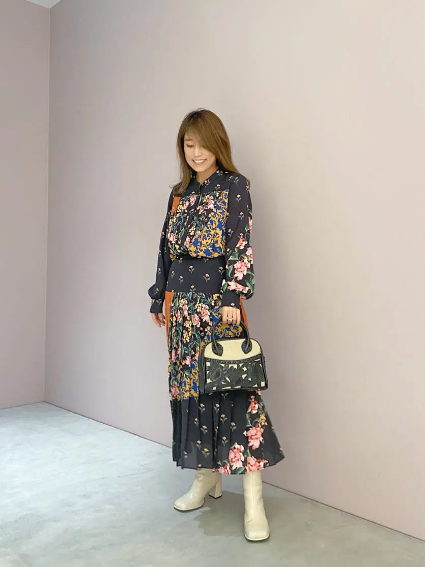 ORIGINATED IN GRACE CONTINENTAL yukimi yonee コーディネート画像