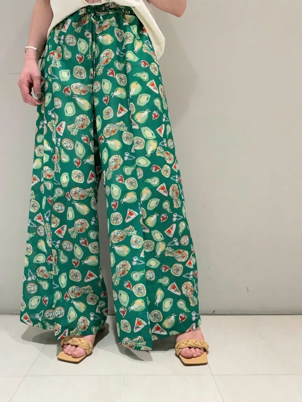 ORIGINATED IN GRACE CONTINENTAL isono yui コーディネート画像