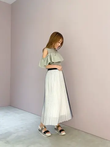 ORIGINATED IN GRACE CONTINENTAL yukimi yonee コーディネート画像