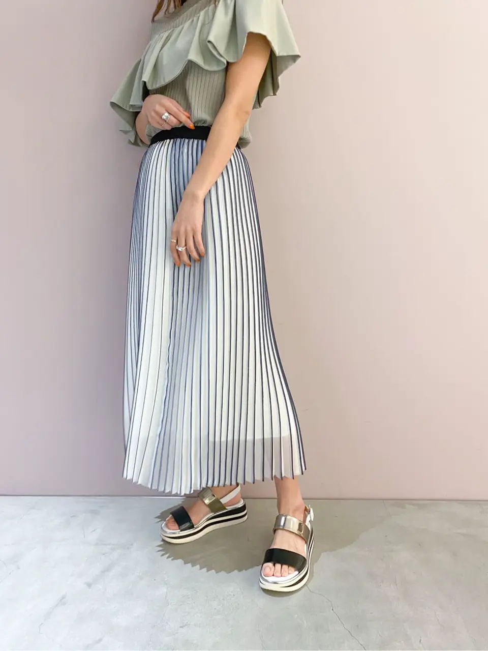 ORIGINATED IN GRACE CONTINENTAL yukimi yonee コーディネート画像