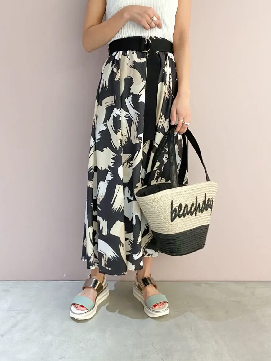 ORIGINATED IN GRACE CONTINENTAL yukimi yonee コーディネート画像