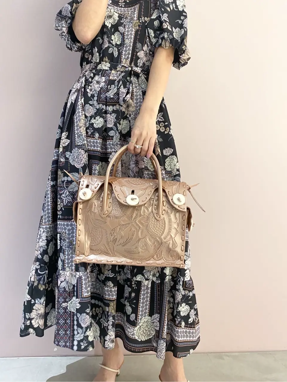 ORIGINATED IN GRACE CONTINENTAL yukimi yonee コーディネート画像