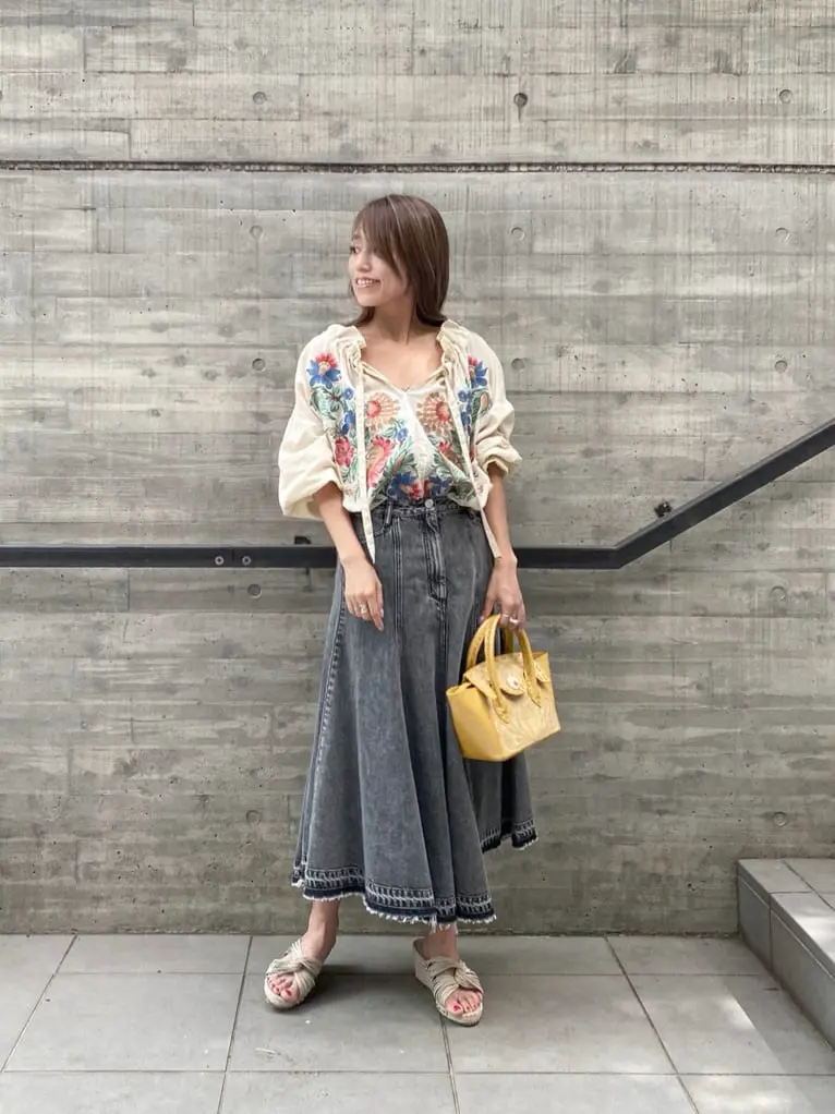 ORIGINATED IN GRACE CONTINENTAL yukimi yonee コーディネート画像