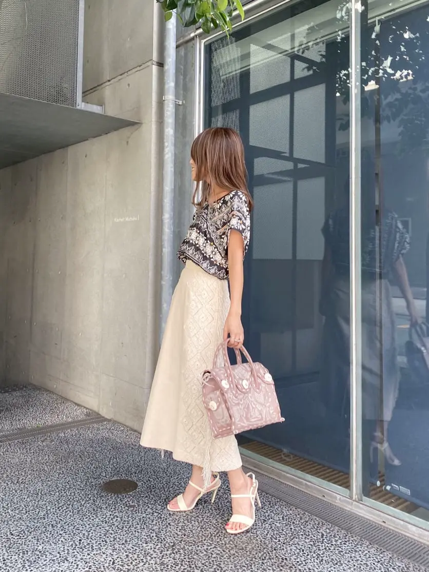 ORIGINATED IN GRACE CONTINENTAL yukimi yonee コーディネート画像