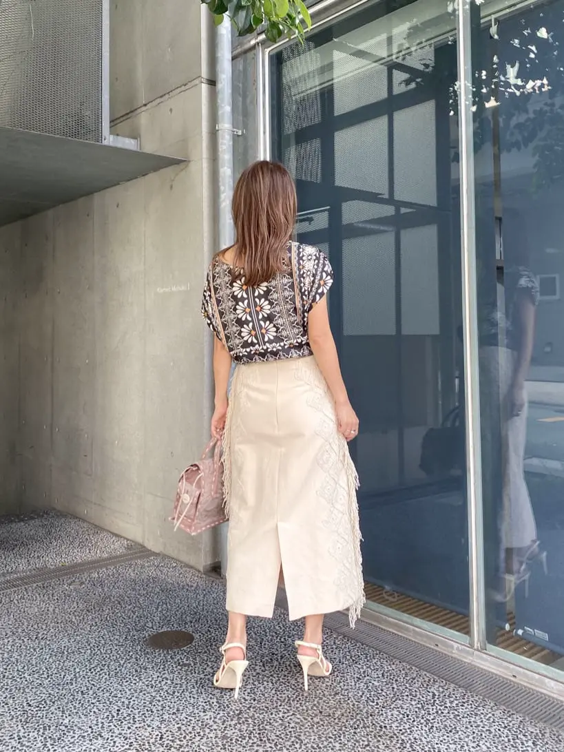 ORIGINATED IN GRACE CONTINENTAL yukimi yonee コーディネート画像