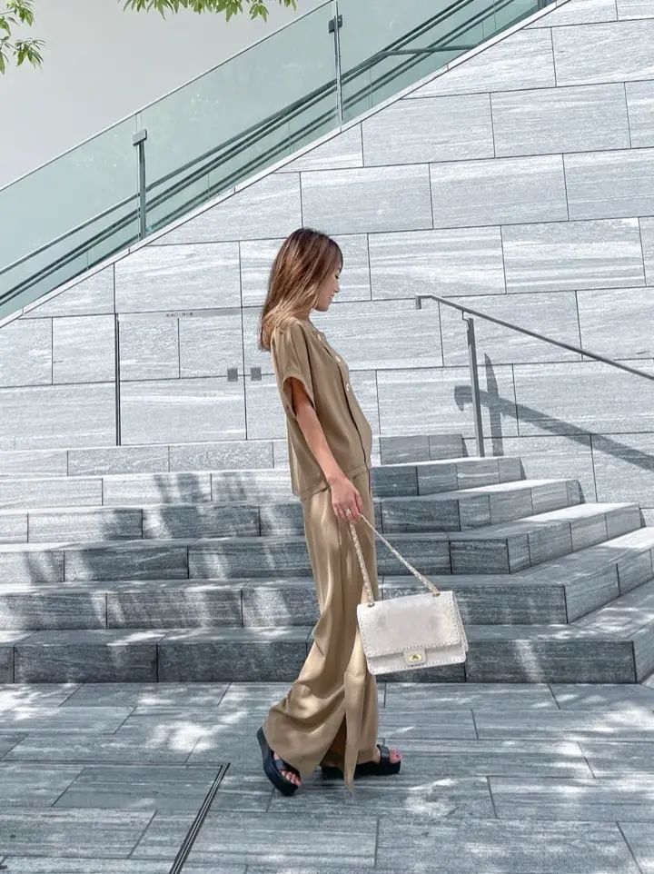 ORIGINATED IN GRACE CONTINENTAL yukimi yonee コーディネート画像