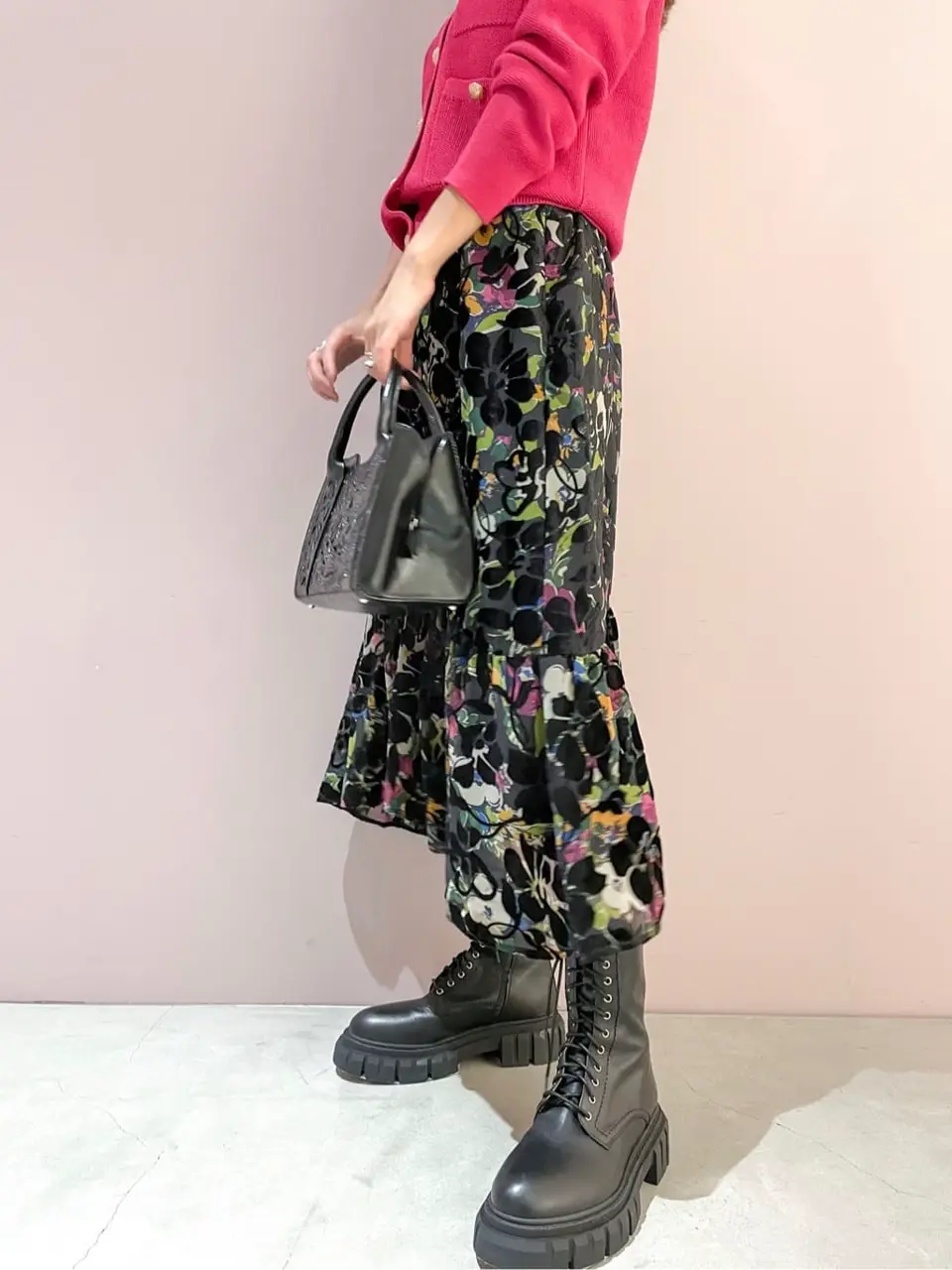 ORIGINATED IN GRACE CONTINENTAL yukimi yonee コーディネート画像