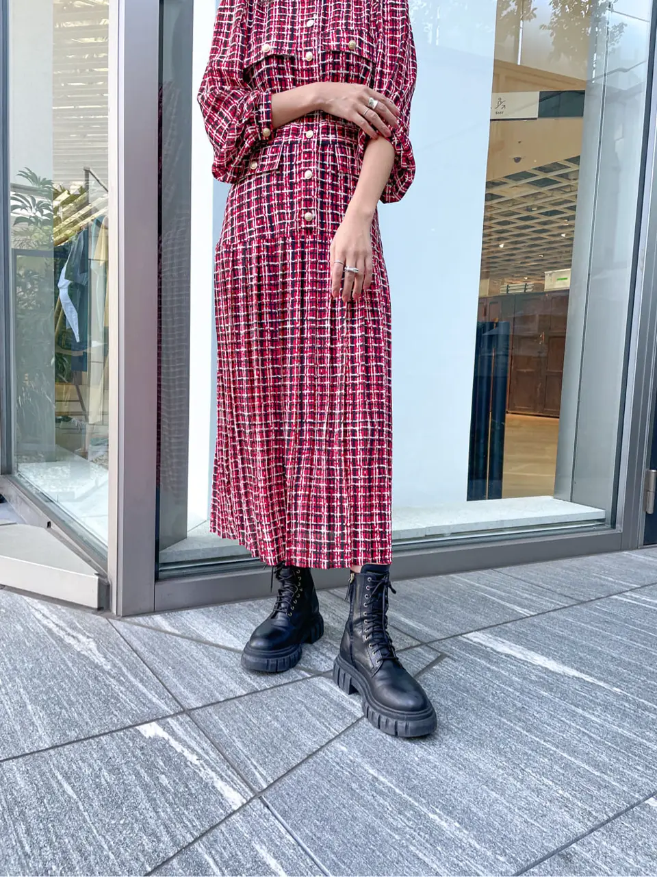 ORIGINATED IN GRACE CONTINENTAL yukimi yonee コーディネート画像