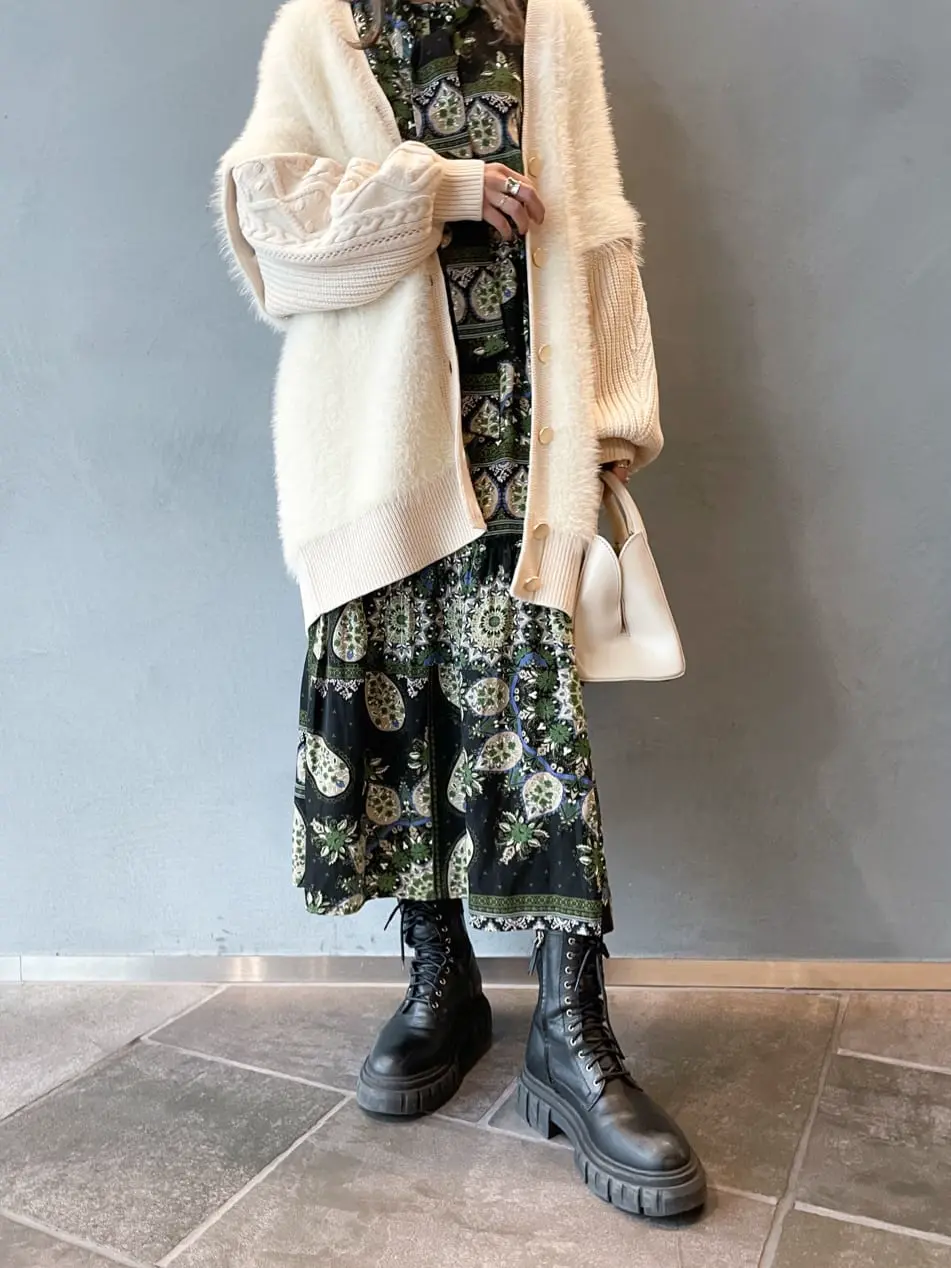 ORIGINATED IN GRACE CONTINENTAL yukimi yonee コーディネート画像