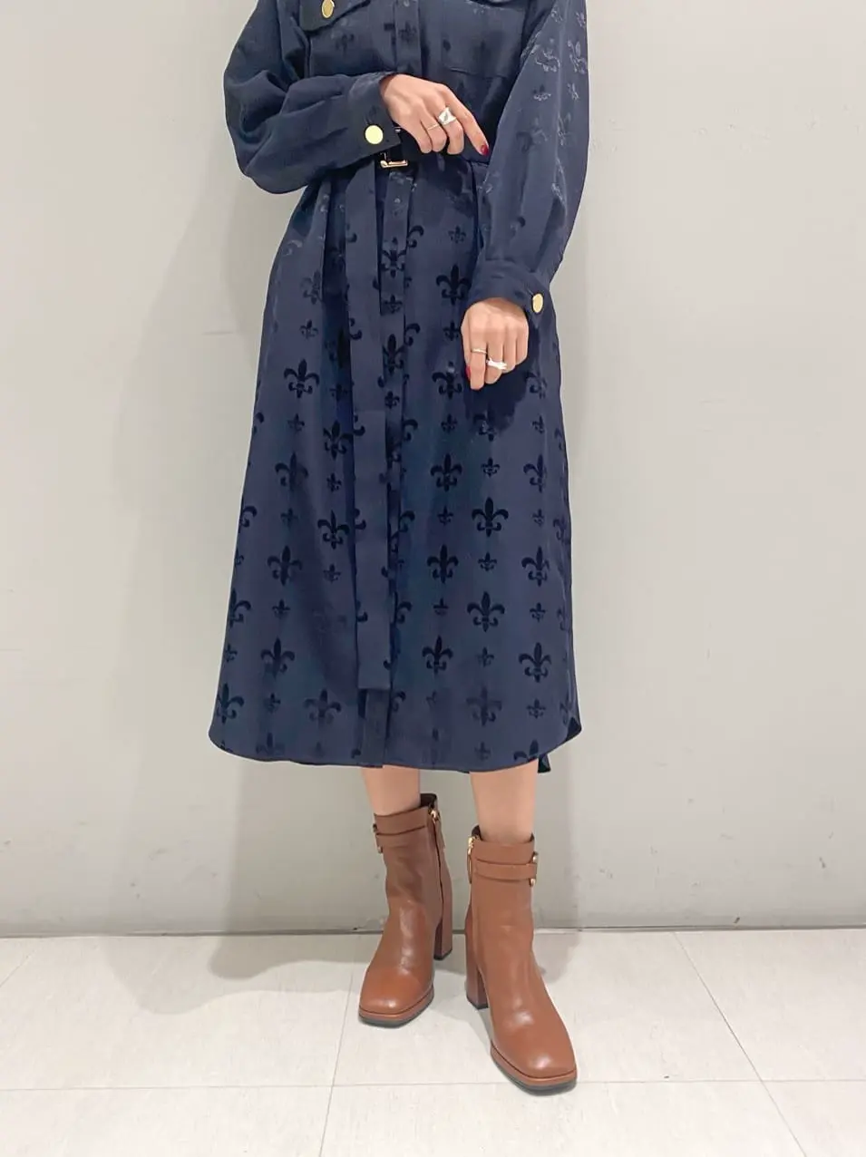 ORIGINATED IN GRACE CONTINENTAL yukimi yonee コーディネート画像