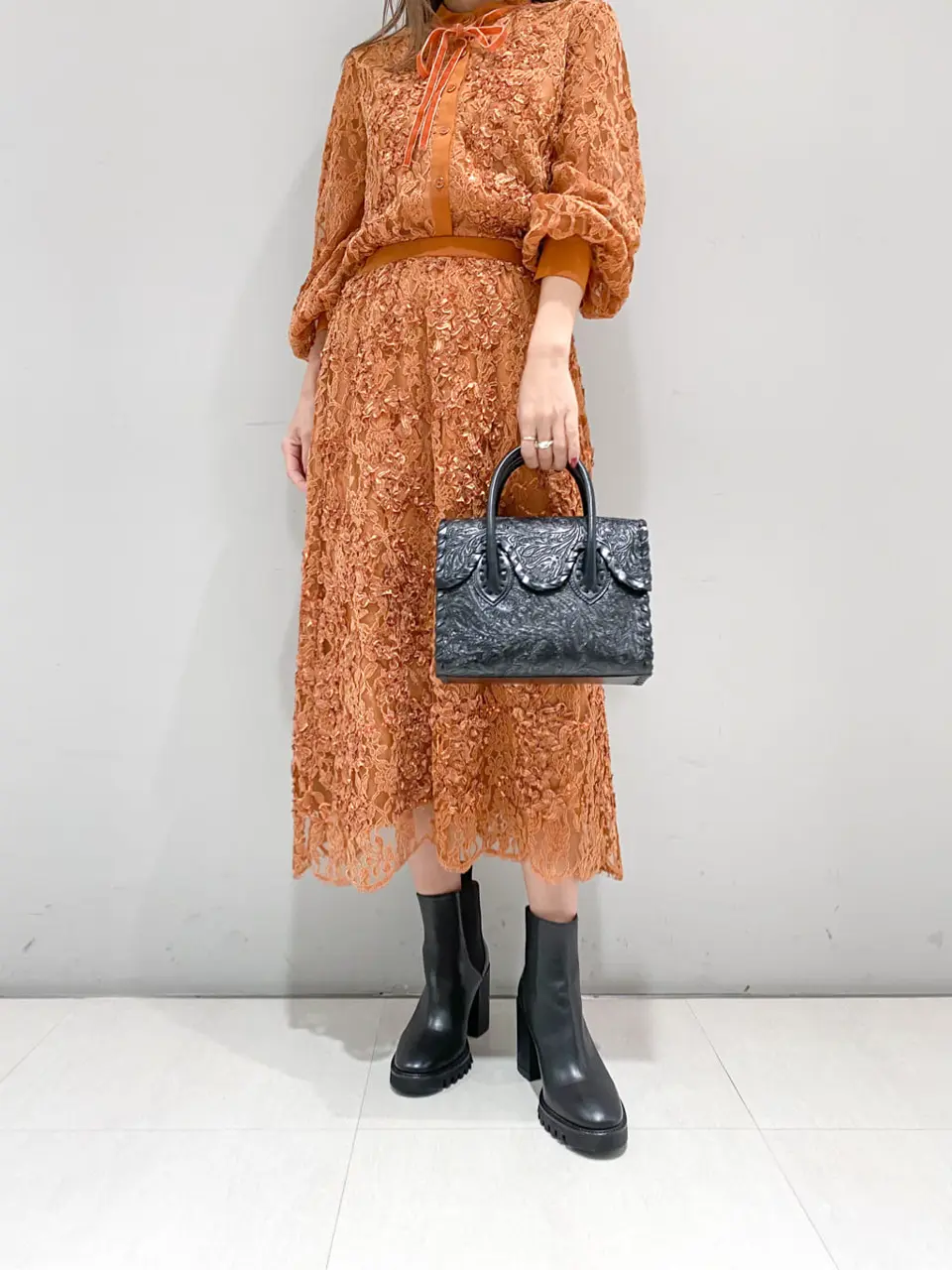 ORIGINATED IN GRACE CONTINENTAL yukimi yonee コーディネート画像