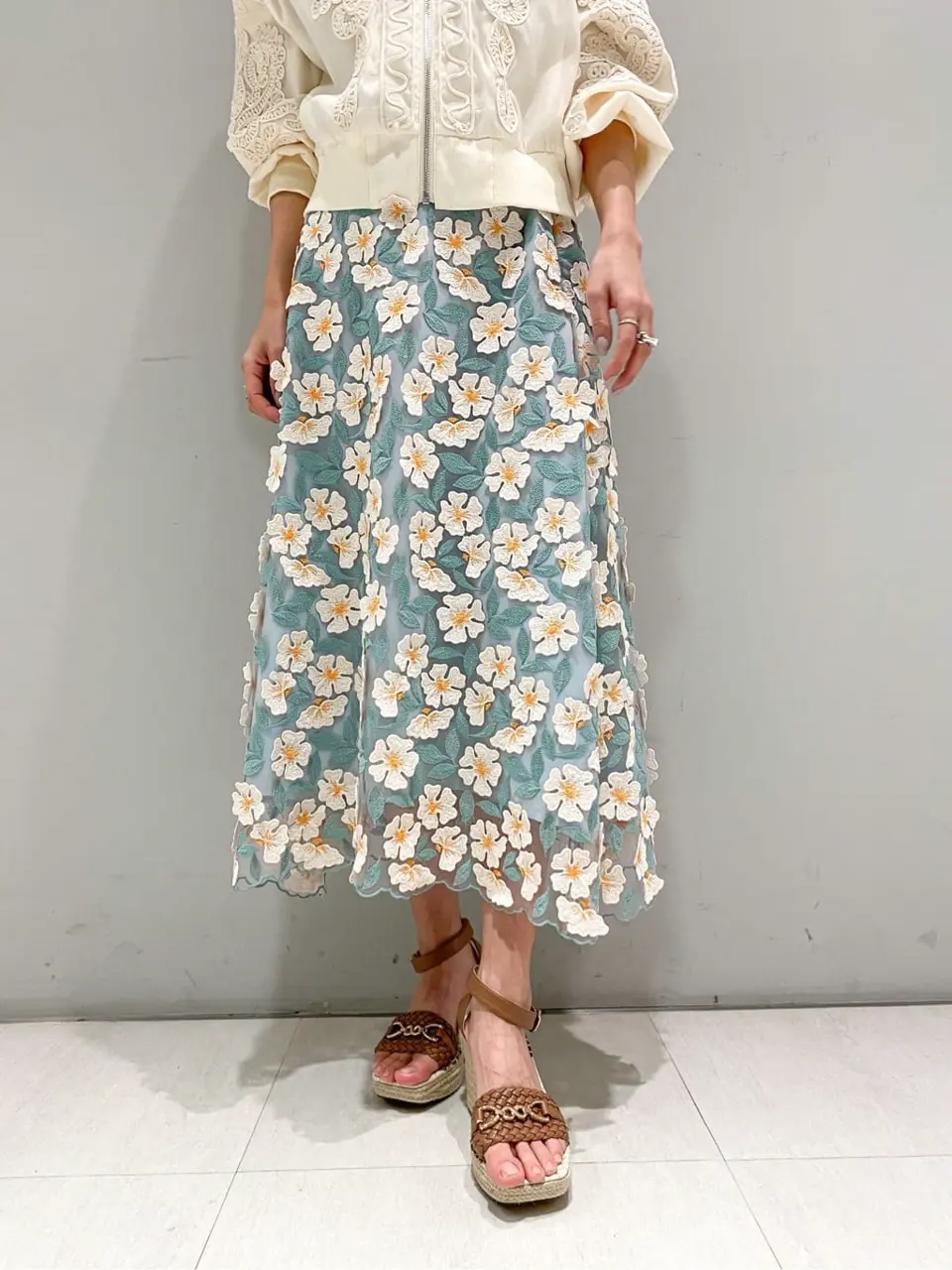 ORIGINATED IN GRACE CONTINENTAL yukimi yonee コーディネート画像