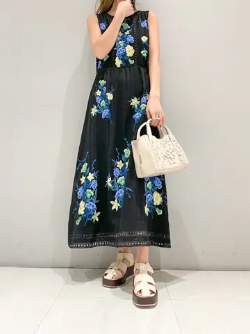 ORIGINATED IN GRACE CONTINENTAL yukimi yonee コーディネート画像