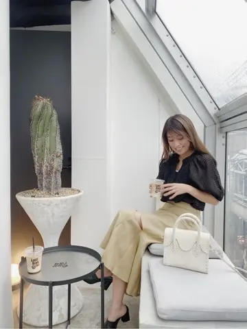 ORIGINATED IN GRACE CONTINENTAL yukimi yonee コーディネート画像