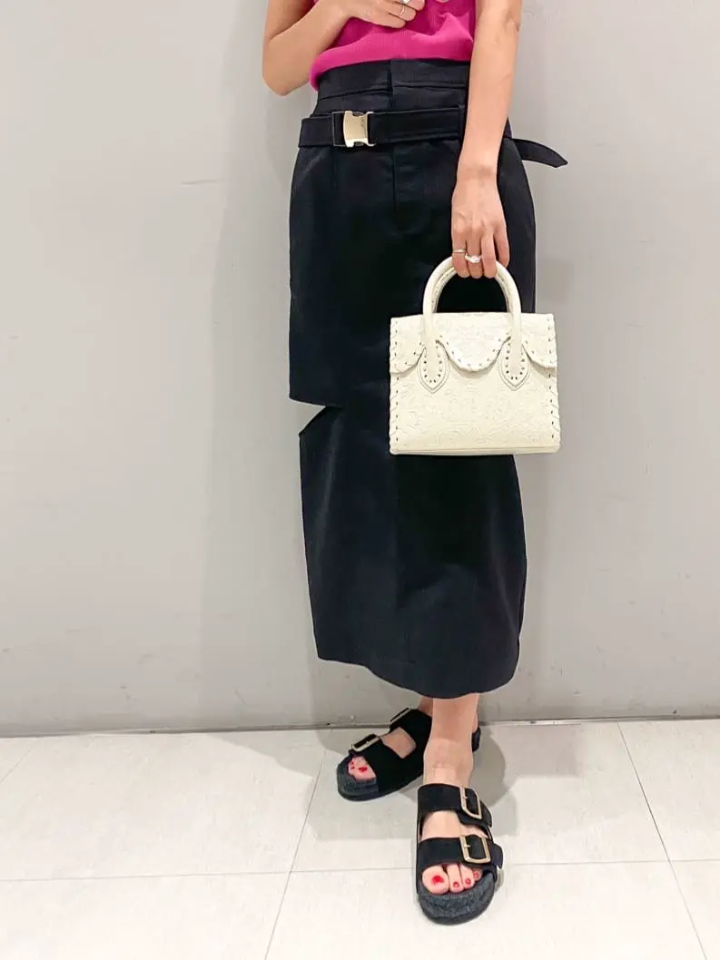 ORIGINATED IN GRACE CONTINENTAL yukimi yonee コーディネート画像