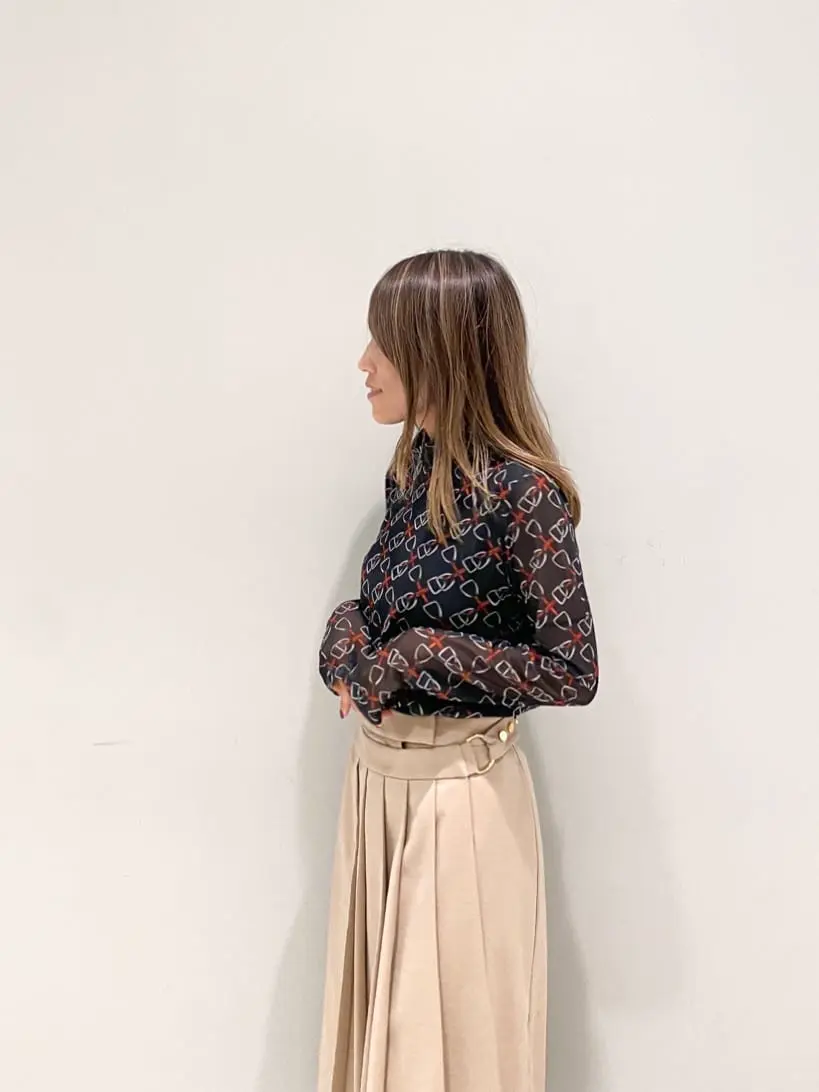 ORIGINATED IN GRACE CONTINENTAL yukimi yonee コーディネート画像