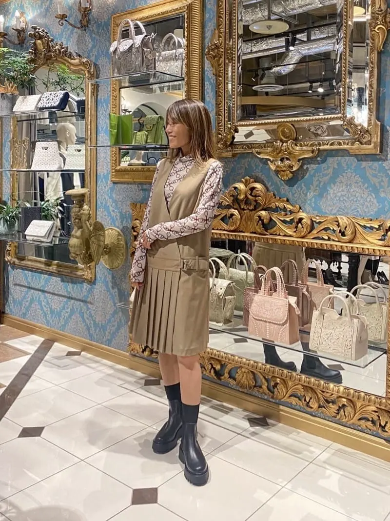 ORIGINATED IN GRACE CONTINENTAL yukimi yonee コーディネート画像