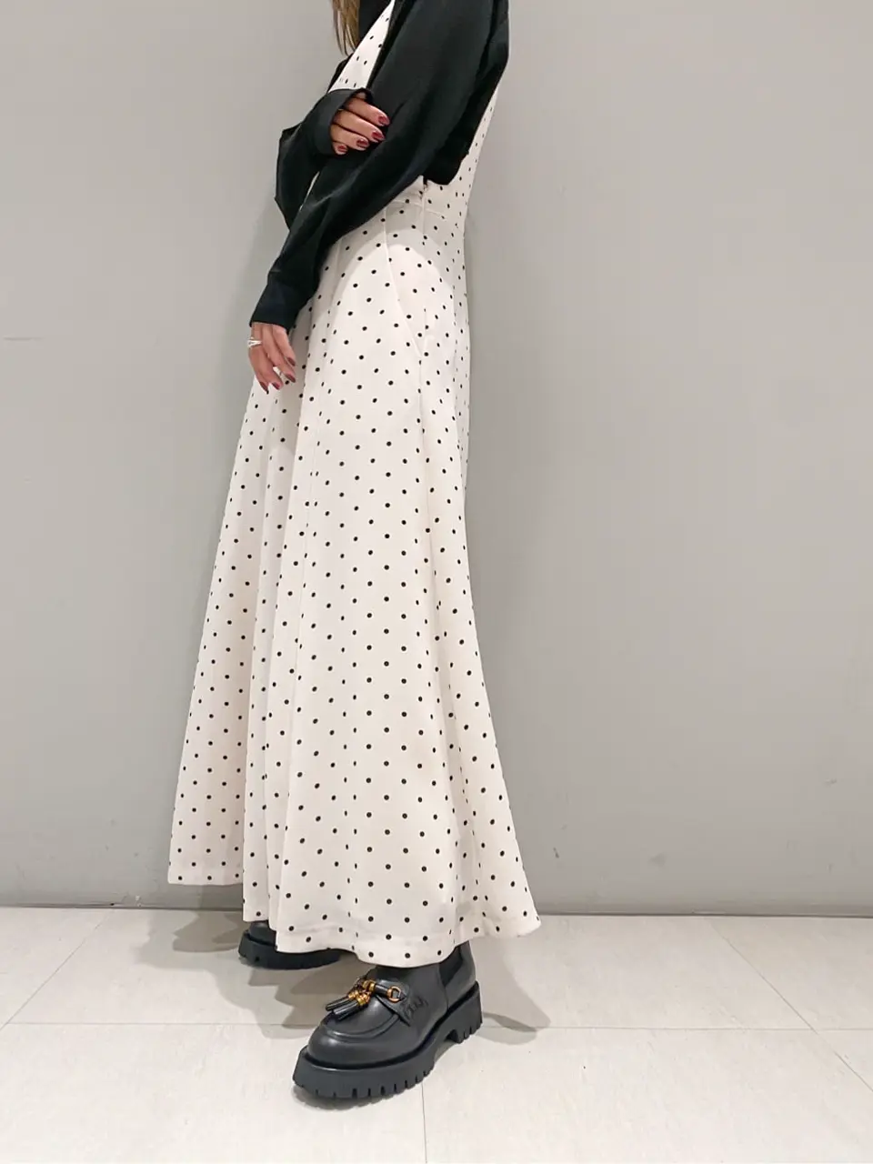 ORIGINATED IN GRACE CONTINENTAL yukimi yonee コーディネート画像