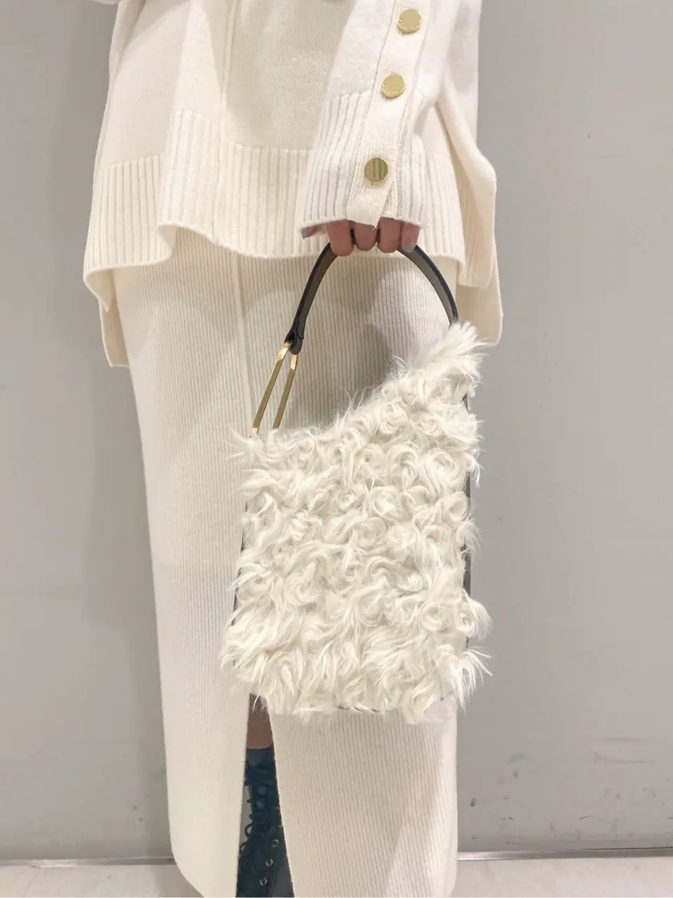 ORIGINATED IN GRACE CONTINENTAL yukimi yonee コーディネート画像