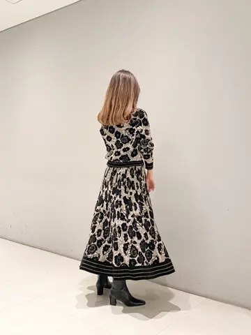 ORIGINATED IN GRACE CONTINENTAL yukimi yonee コーディネート画像