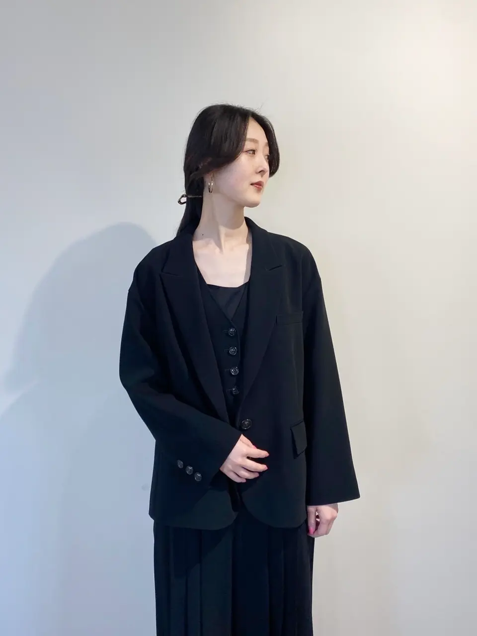 ORIGINATED IN GRACE CONTINENTAL saki コーディネート画像