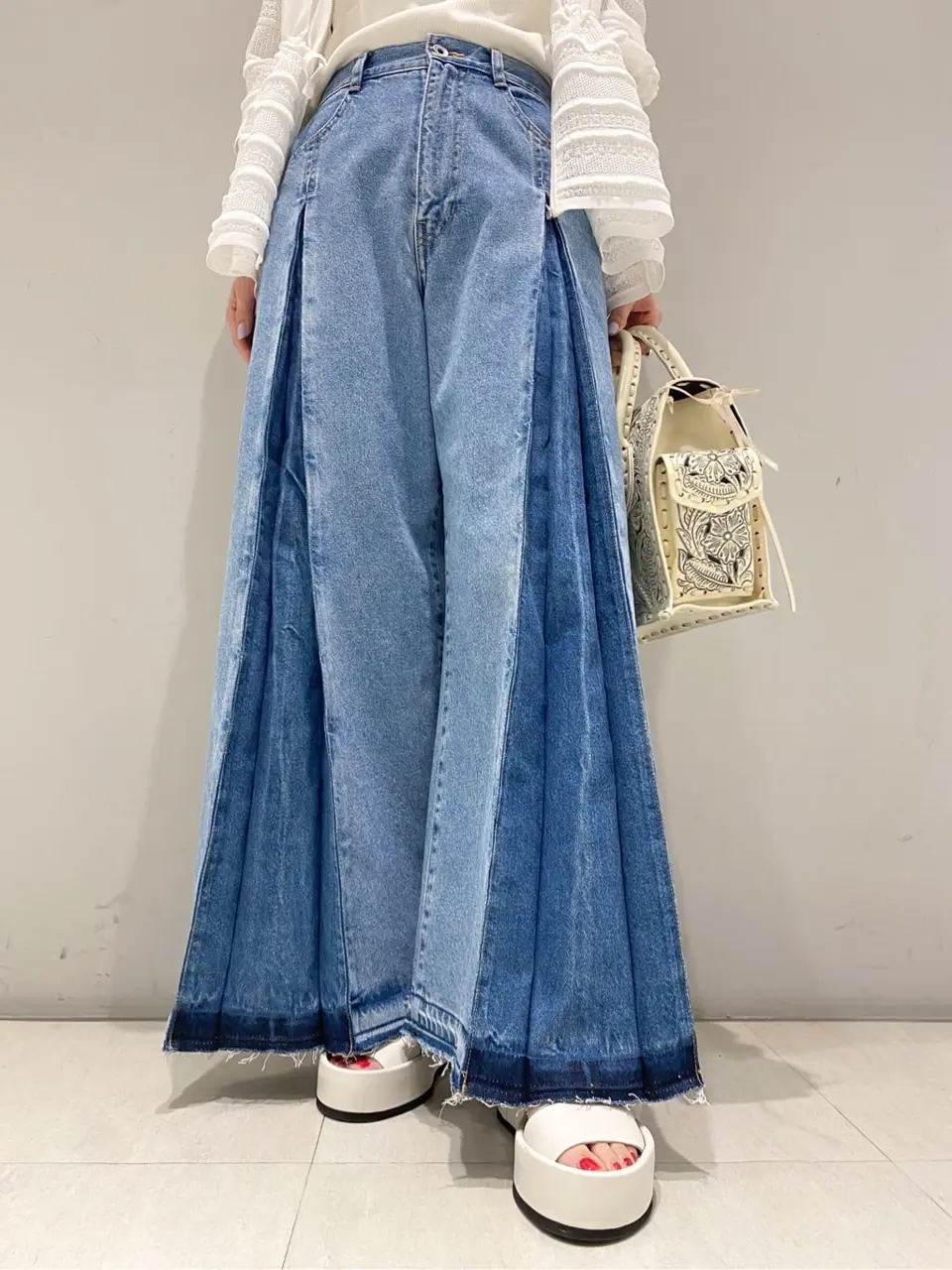 ORIGINATED IN GRACE CONTINENTAL yukimi yonee コーディネート画像