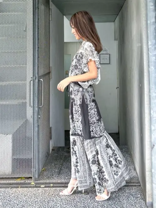 ORIGINATED IN GRACE CONTINENTAL yukimi yonee コーディネート画像