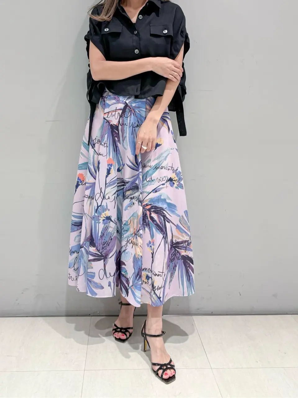 ORIGINATED IN GRACE CONTINENTAL yukimi yonee コーディネート画像