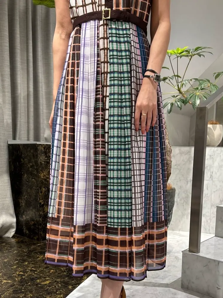 ORIGINATED IN GRACE CONTINENTAL 志田　悠 コーディネート画像