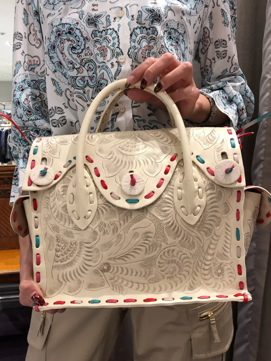 ORIGINATED IN GRACE CONTINENTAL 亀田 未希 コーディネート画像