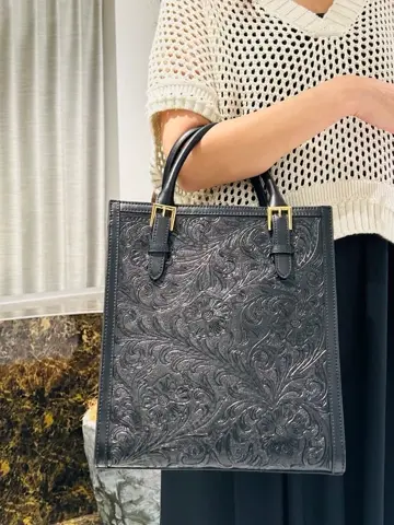 ORIGINATED IN GRACE CONTINENTAL 志田　悠 コーディネート画像